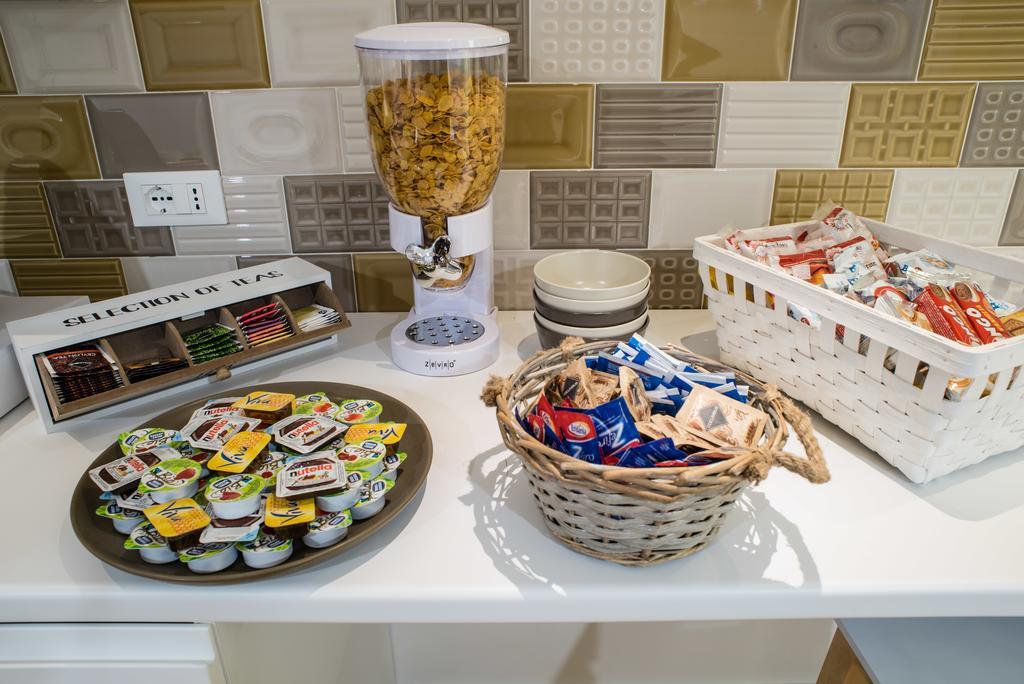 Mirabilia Urbis Roma Bed & Breakfast ภายนอก รูปภาพ