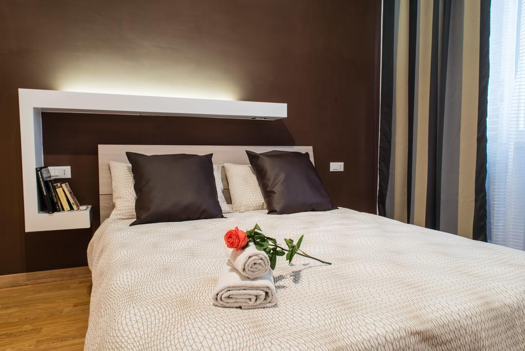 Mirabilia Urbis Roma Bed & Breakfast ภายนอก รูปภาพ