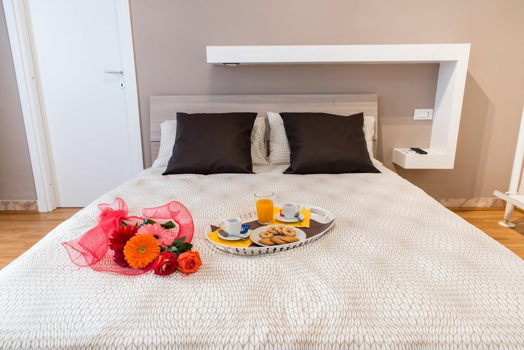 Mirabilia Urbis Roma Bed & Breakfast ภายนอก รูปภาพ
